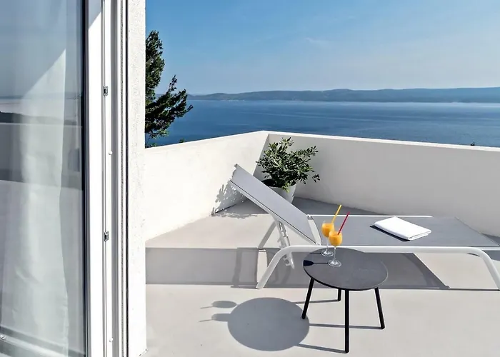 V - Private Pool, Special Location & Surroundings *