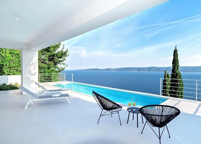 V - Private Pool, Special Location & Surroundings