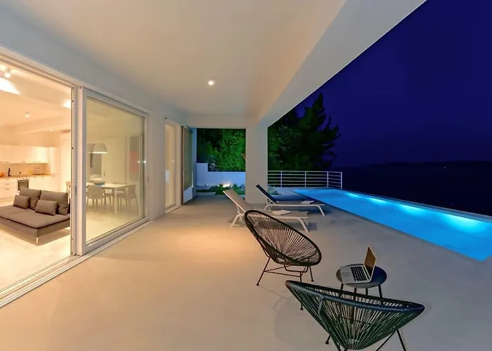 V - Private Pool, Special Location & Surroundings فيلة ميميتسا