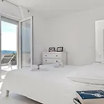 V - Private Pool, Special Location & Surroundings