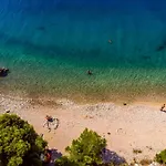 V - Private Pool, Special Location & Surroundings *