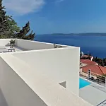 V - Private Pool, Special Location & Surroundings