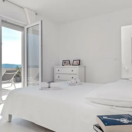 V - Private Pool, Special Location & Surroundings
