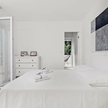 V - Private Pool, Special Location & Surroundings Mimice
